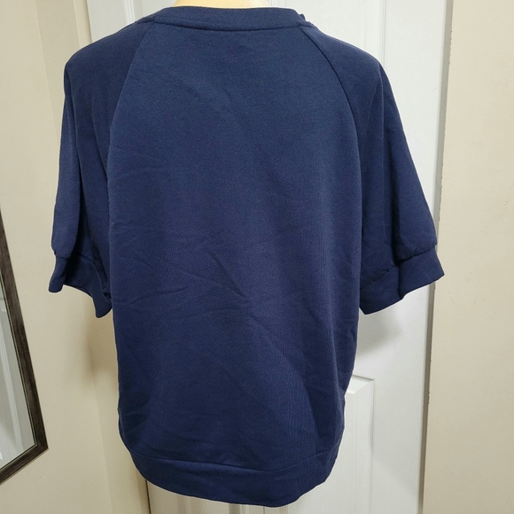 Lace-front Raglan sleeve top - Picture 3 of 8